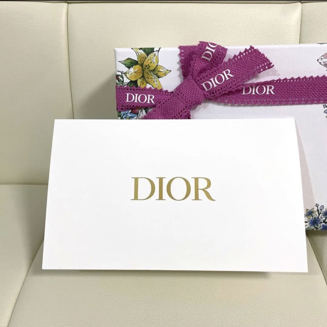 Christian Dior(クリスチャンディオール)のディオール 限定 花柄 ギフト ボックス 箱 空箱 限定リボン付き インテリア/住まい/日用品のオフィス用品(ラッピング/包装)の商品写真