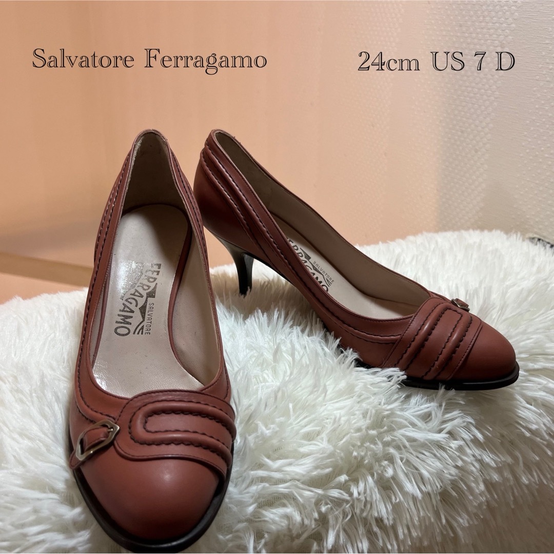 極美品　Salvatore Ferragamo パンプス　24cm