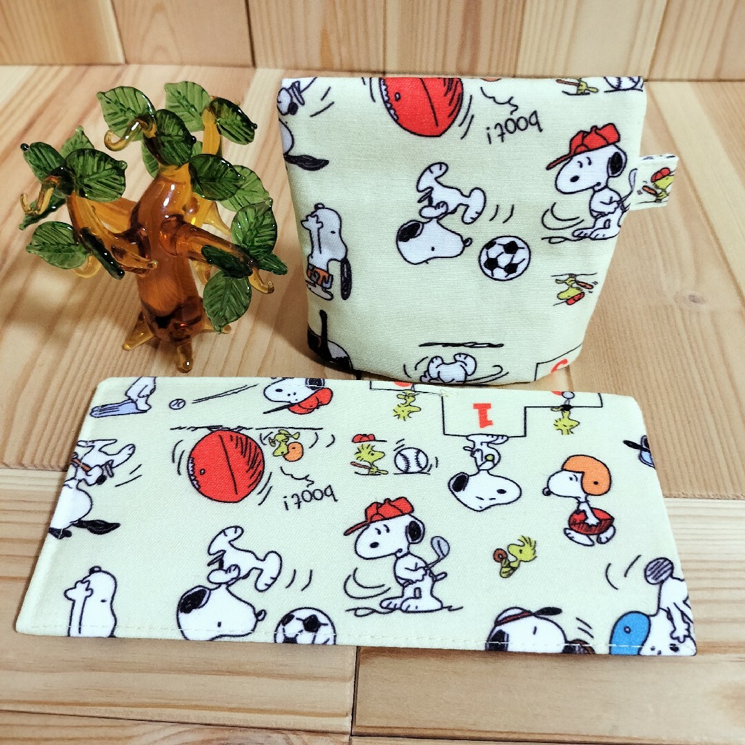 SNOOPY(スヌーピー)の③ ハンドメイド　メガネケース　ミニポーチ　２つセット　スヌーピー　SNOOPY ハンドメイドのファッション小物(その他)の商品写真