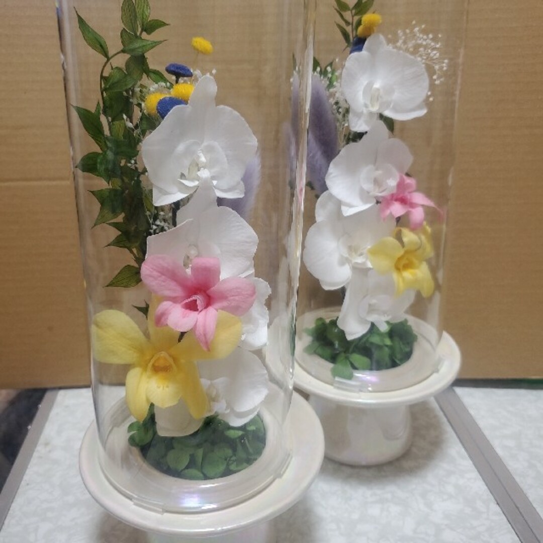 特選仏花　お供え花　造花無し　円柱ガラスケース入り　一対　プリザーブドフラワー
