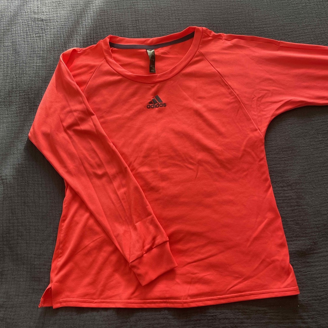 adidas(アディダス)のadidas  ロングスリーブシャツ レディースのトップス(Tシャツ(長袖/七分))の商品写真