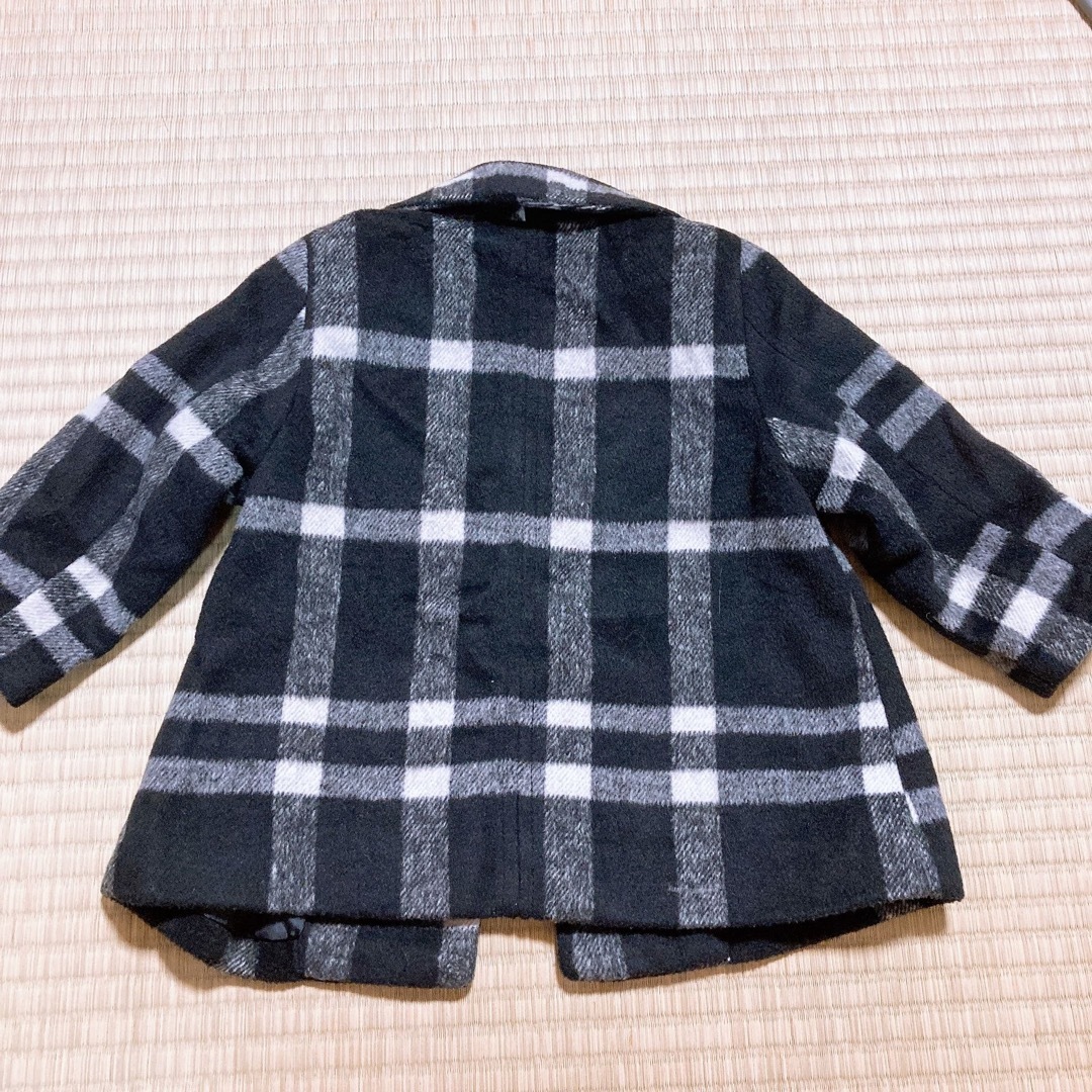 冬物ベビーコート 黒 チェック柄 キッズ/ベビー/マタニティのベビー服(~85cm)(ジャケット/コート)の商品写真