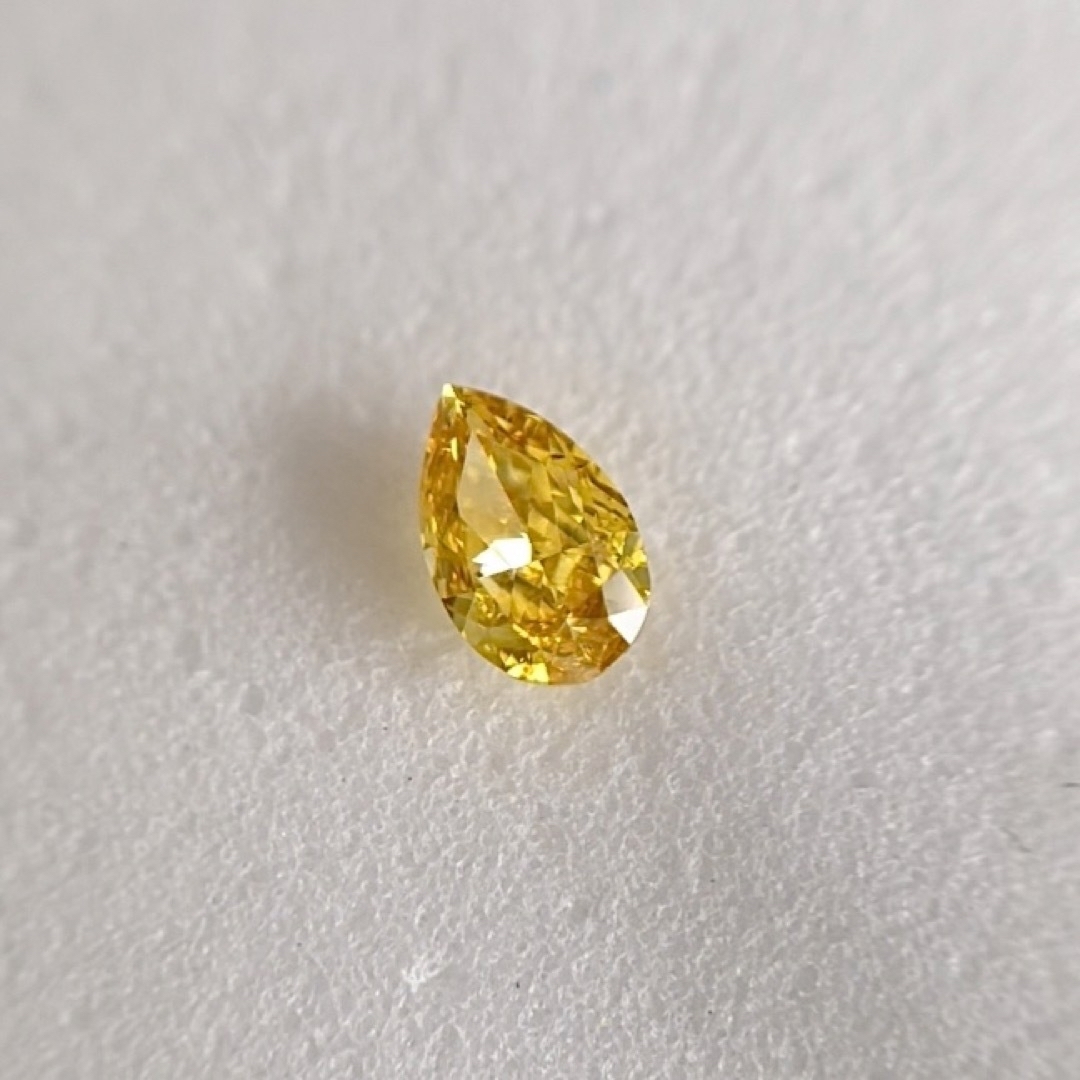 0.159ct SI-2 FANCY VIVID ORANGY YELLOWの通販 by 111's shop|ラクマ