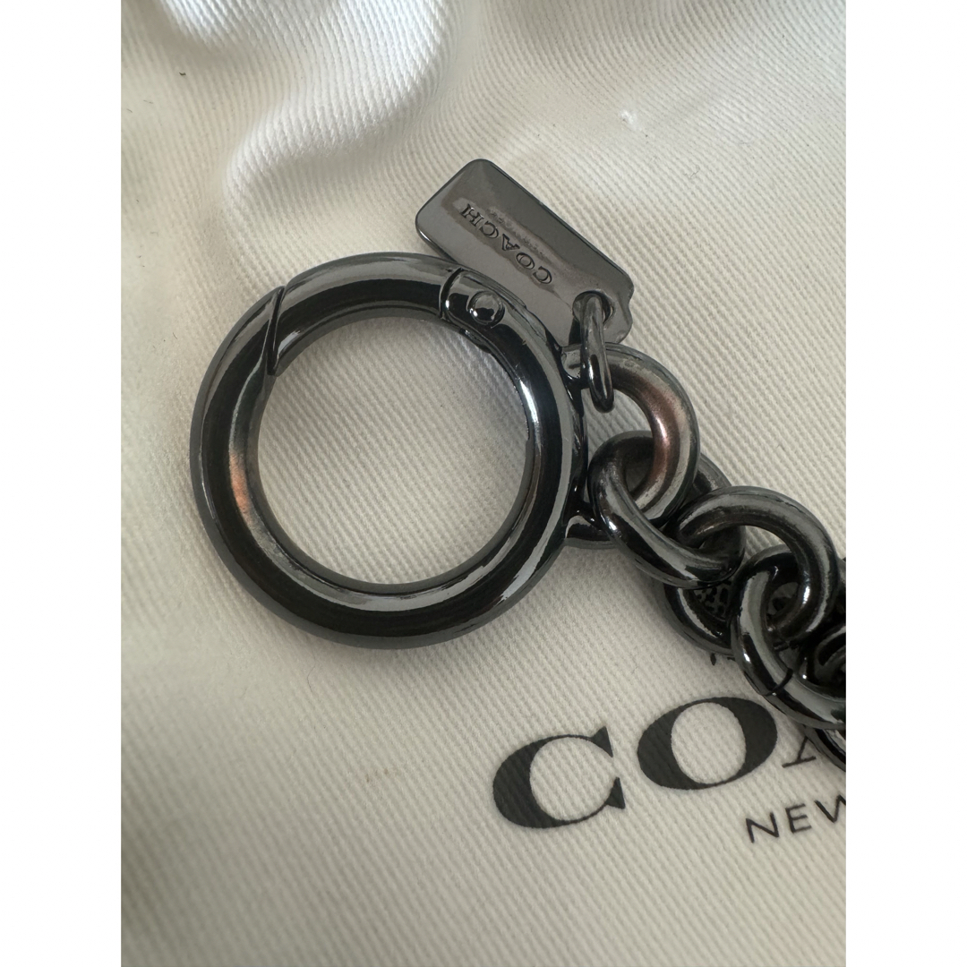 COACH(コーチ)のCOACH コーチ ティーローズ チャーム  レディースのファッション小物(キーホルダー)の商品写真