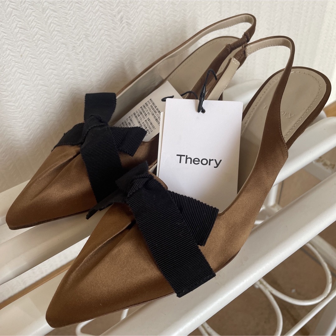 theory(セオリー)の⭐︎本日限定値下げ❣️新品‼︎Theoryリボンシューズ❣️お買い得❣️ レディースの靴/シューズ(ハイヒール/パンプス)の商品写真