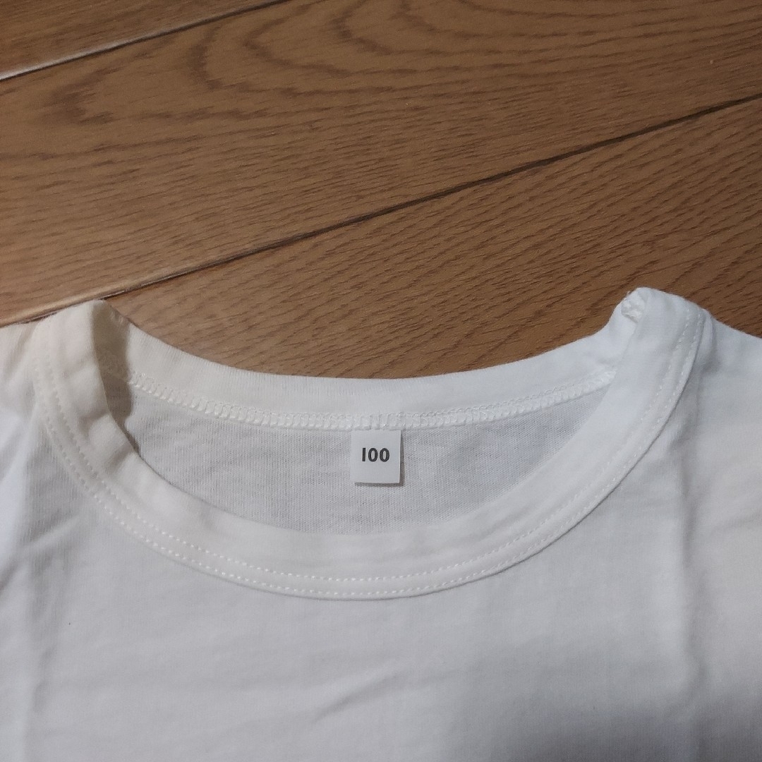 MUJI (無印良品)(ムジルシリョウヒン)のカットソーチェック110センチ　白いTシャツ100センチ キッズ/ベビー/マタニティのキッズ服女の子用(90cm~)(Tシャツ/カットソー)の商品写真