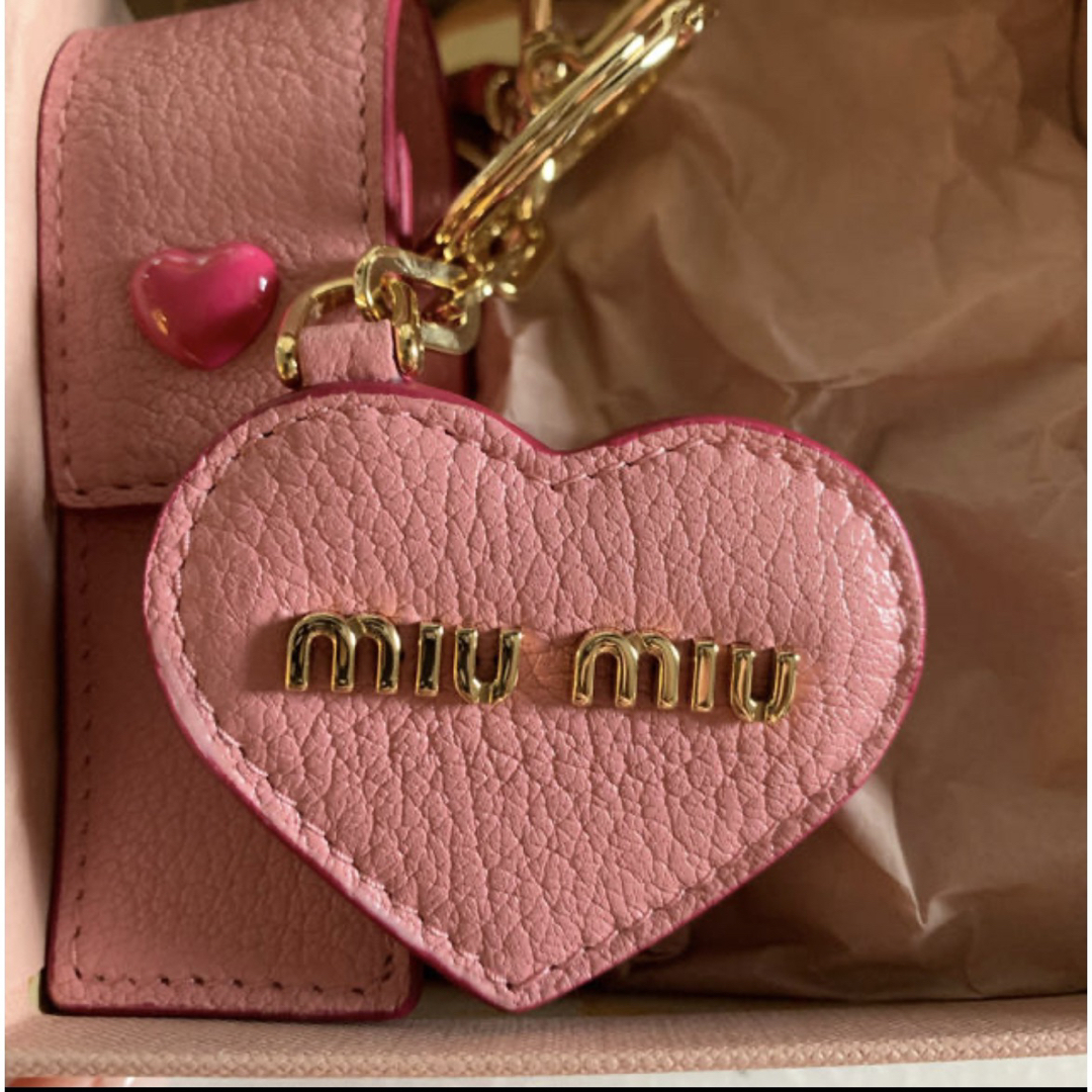MIU MIU - MIUMIUリップケースキーホルダーの通販 by りんりん MIU MIU - MIUMIUリップケースキーホルダーの通販 by りんりん