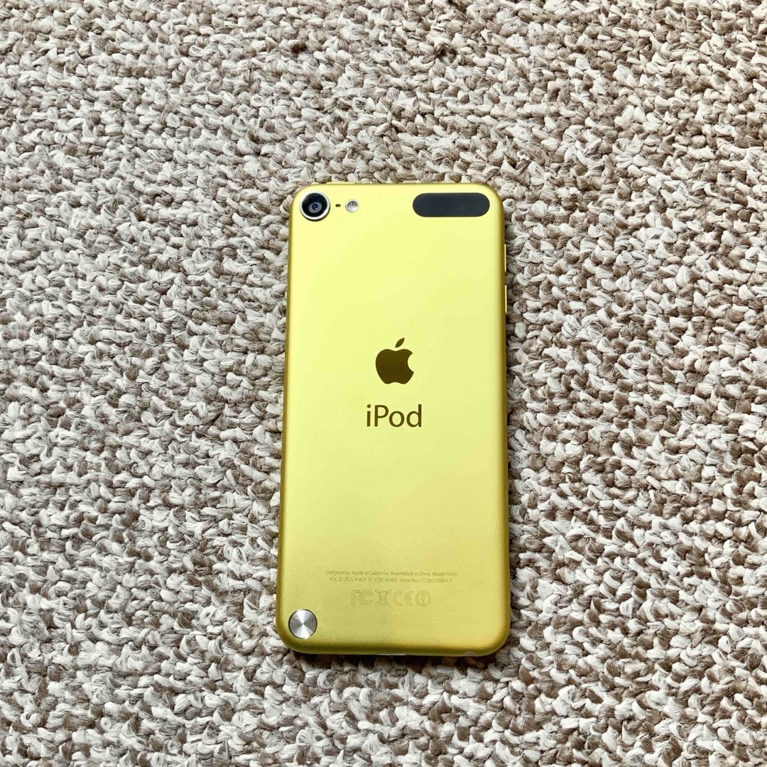 iPod touch(アイポッドタッチ)のiPod touch 第5世代 64GB Appleアップル アイポッド 本体い スマホ/家電/カメラのオーディオ機器(ポータブルプレーヤー)の商品写真