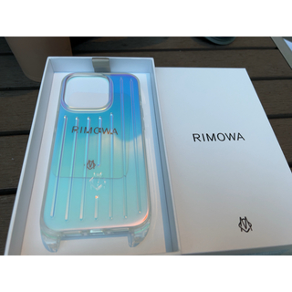 rimowa iPhone15 Pro ストラップ付きケース