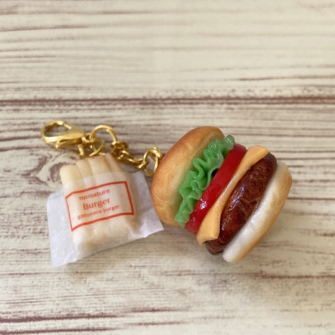 ミニチュア チーズバーガーとポテトチャームの通販 by gatto nero shop
