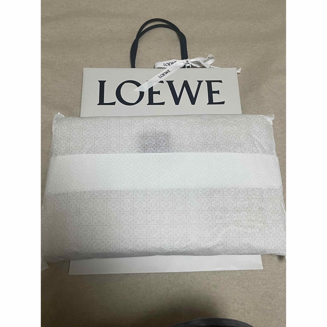 nnAさま専用です。loewe ♢マフラー 白 モヘア/ウール直営店購22日迄