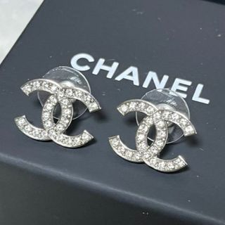 CHANEL - 匿名配送☆プレゼント 大人気☆CHANEL☆CC ロゴ ピアスの通販 ...