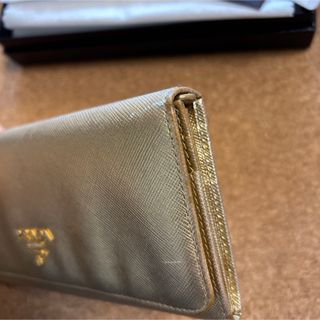 PRADA プラダ 長財布 SAFFIANO METAL PLATINO