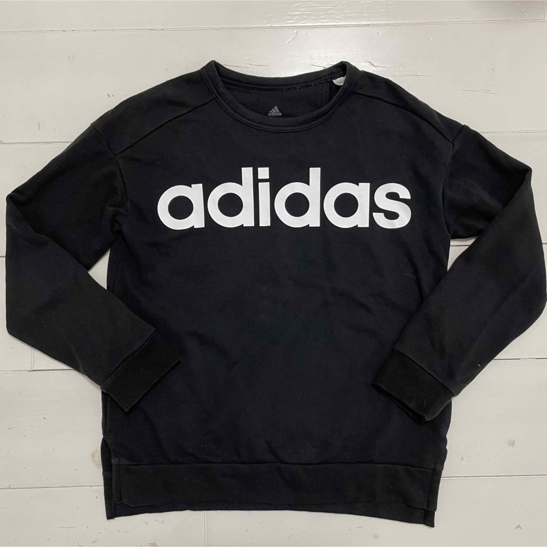 adidas(アディダス)のadidas  トレーナー　ブラック　150 キッズ/ベビー/マタニティのキッズ服男の子用(90cm~)(Tシャツ/カットソー)の商品写真