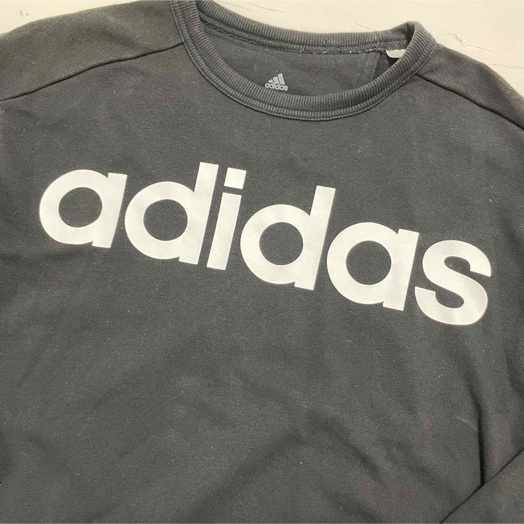 adidas(アディダス)のadidas  トレーナー　ブラック　150 キッズ/ベビー/マタニティのキッズ服男の子用(90cm~)(Tシャツ/カットソー)の商品写真