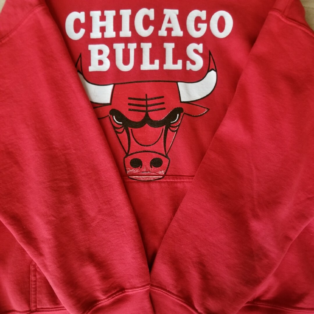 90s NBA CHICAGO BULLS ロゴプリント フード　XL　ビック メンズのトップス(スウェット)の商品写真