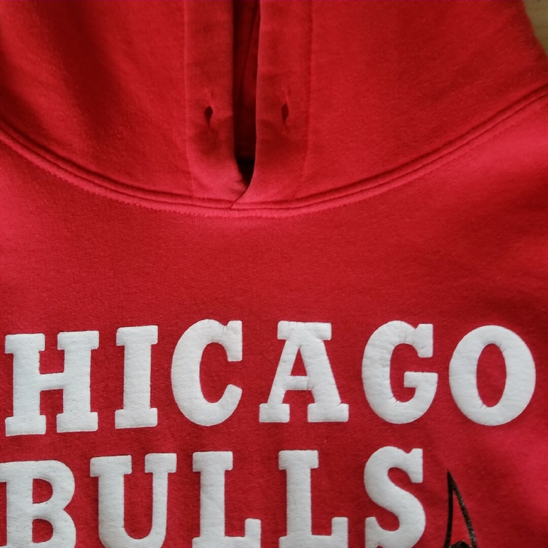 90s NBA CHICAGO BULLS ロゴプリント フード　XL　ビック メンズのトップス(スウェット)の商品写真