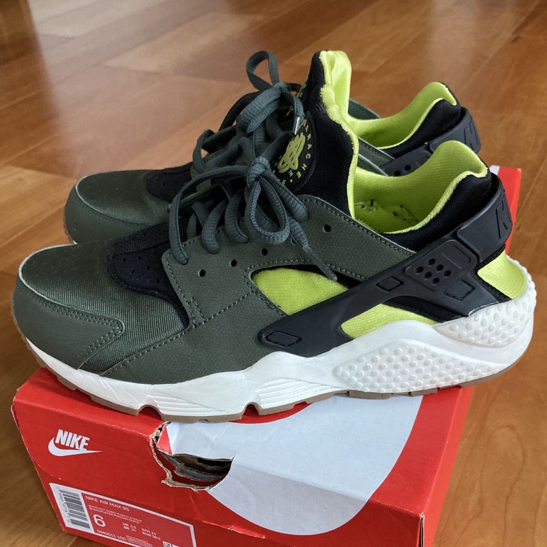 ナイキ エアハラチ NIKE WMNS AIR HUARACHE