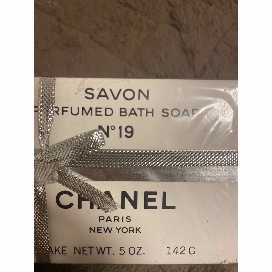 CHANEL(シャネル)のSAVON PERFUMED BATH SOAP CHANEL NO.19 コスメ/美容のボディケア(ボディソープ/石鹸)の商品写真