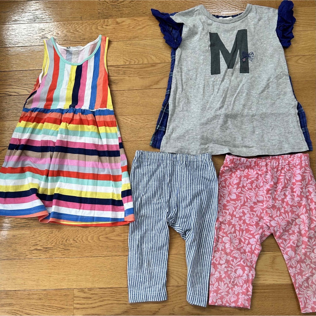 UNIQLO(ユニクロ)の女の子まとめ売り　100センチ　夏服 キッズ/ベビー/マタニティのキッズ服女の子用(90cm~)(Tシャツ/カットソー)の商品写真