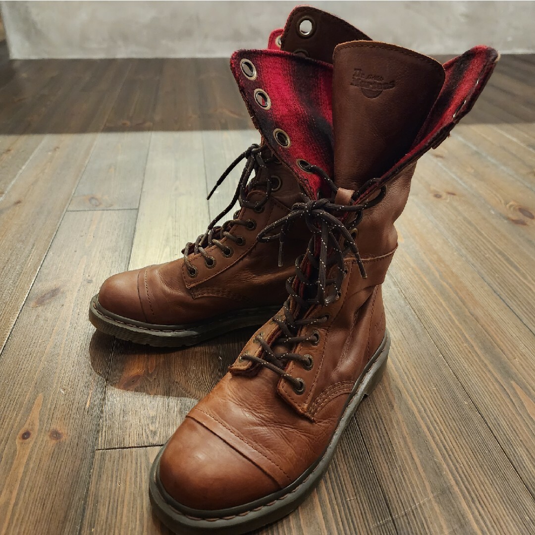 Dr.Martens(ドクターマーチン)の【美品】Dr.Martens  Tan New Laredo UK6 レディースの靴/シューズ(ブーツ)の商品写真