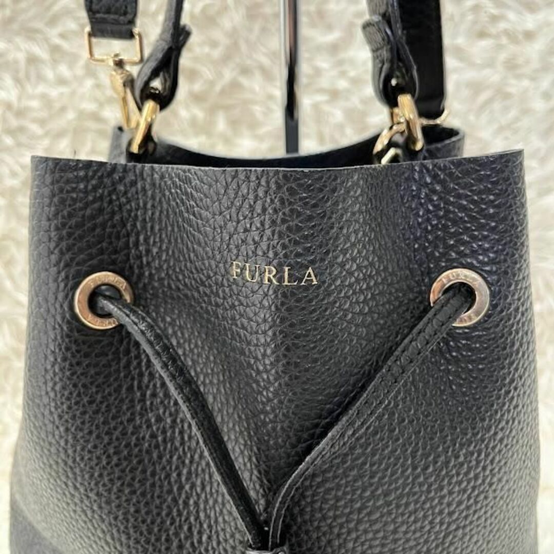 Furla - フルラ 巾着型 ショルダーバッグ レザー ポーチ付き ブラック