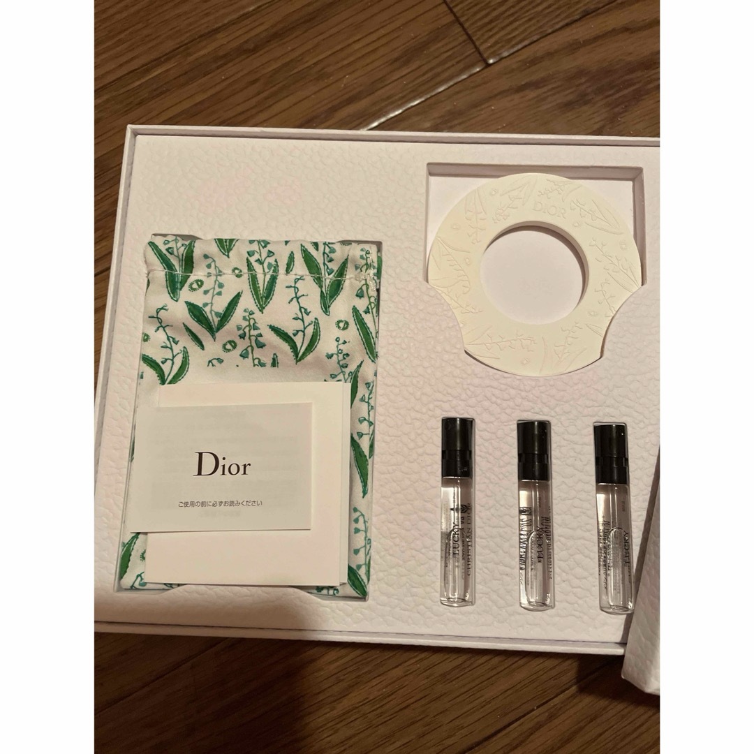 Dior(ディオール)のDiorポーチ＆オードゥパルファム✨最終値下げ✨ レディースのファッション小物(ポーチ)の商品写真