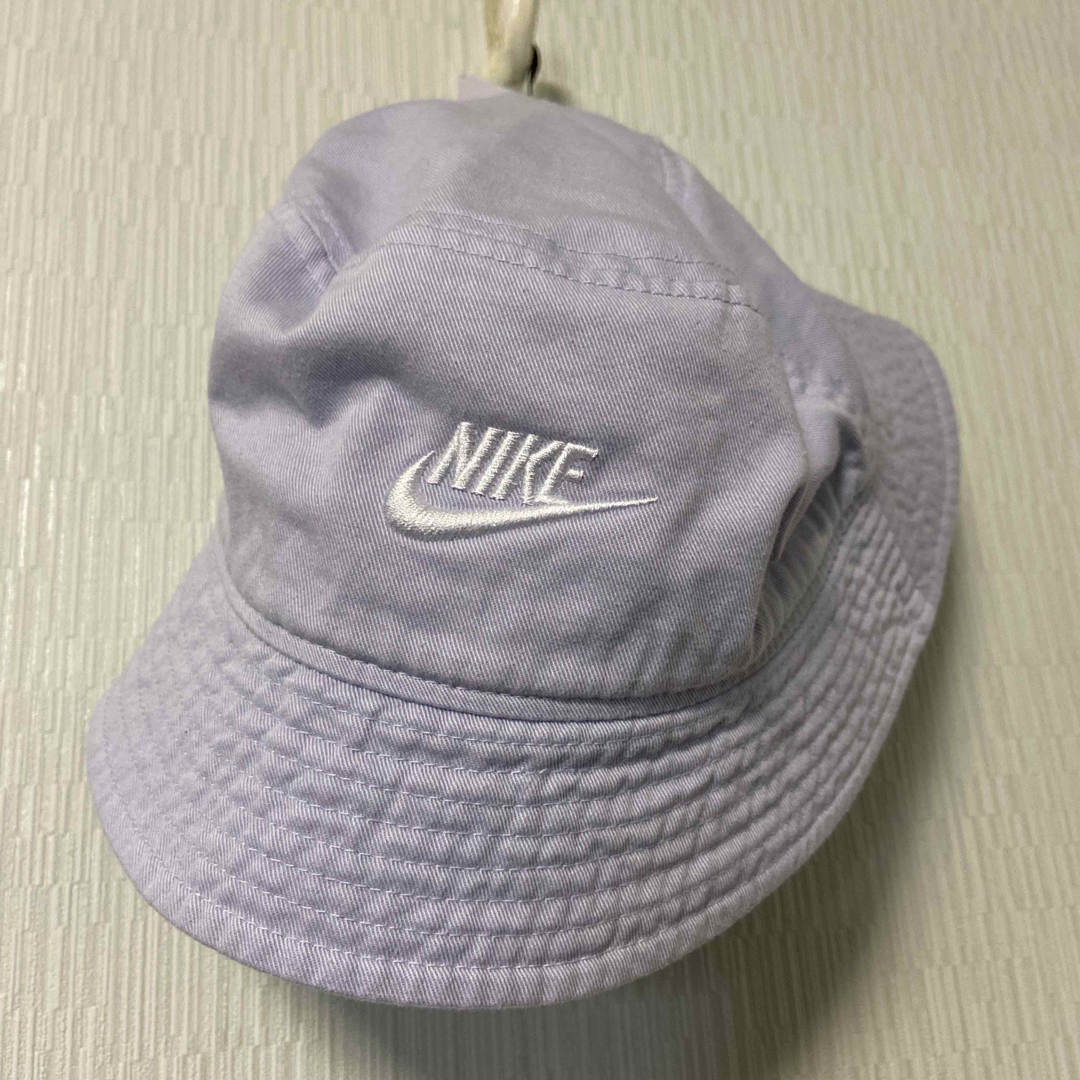 NIKE(ナイキ)のNIKE バケハ ハット L/XL パープル 57〜59 レディースの帽子(ハット)の商品写真