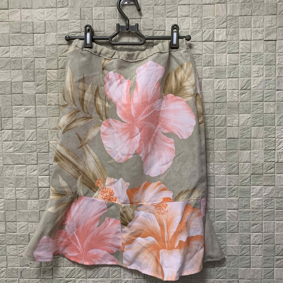 ALBA ROSA(アルバローザ)のアルバローザ　春夏スカート レディースのスカート(ひざ丈スカート)の商品写真