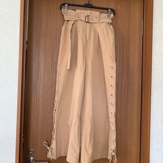 ダブルクローゼット(w closet)のワイドパンツ　ダブルクローゼット(カジュアルパンツ)