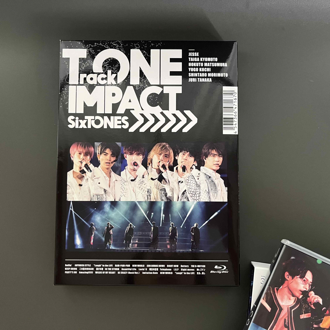 SixTONES TrackONE-IMPACT- / on eST 初回盤 - ミュージック SixTONES TrackONE-IMPACT- / on eST 初回盤 - ミュージック