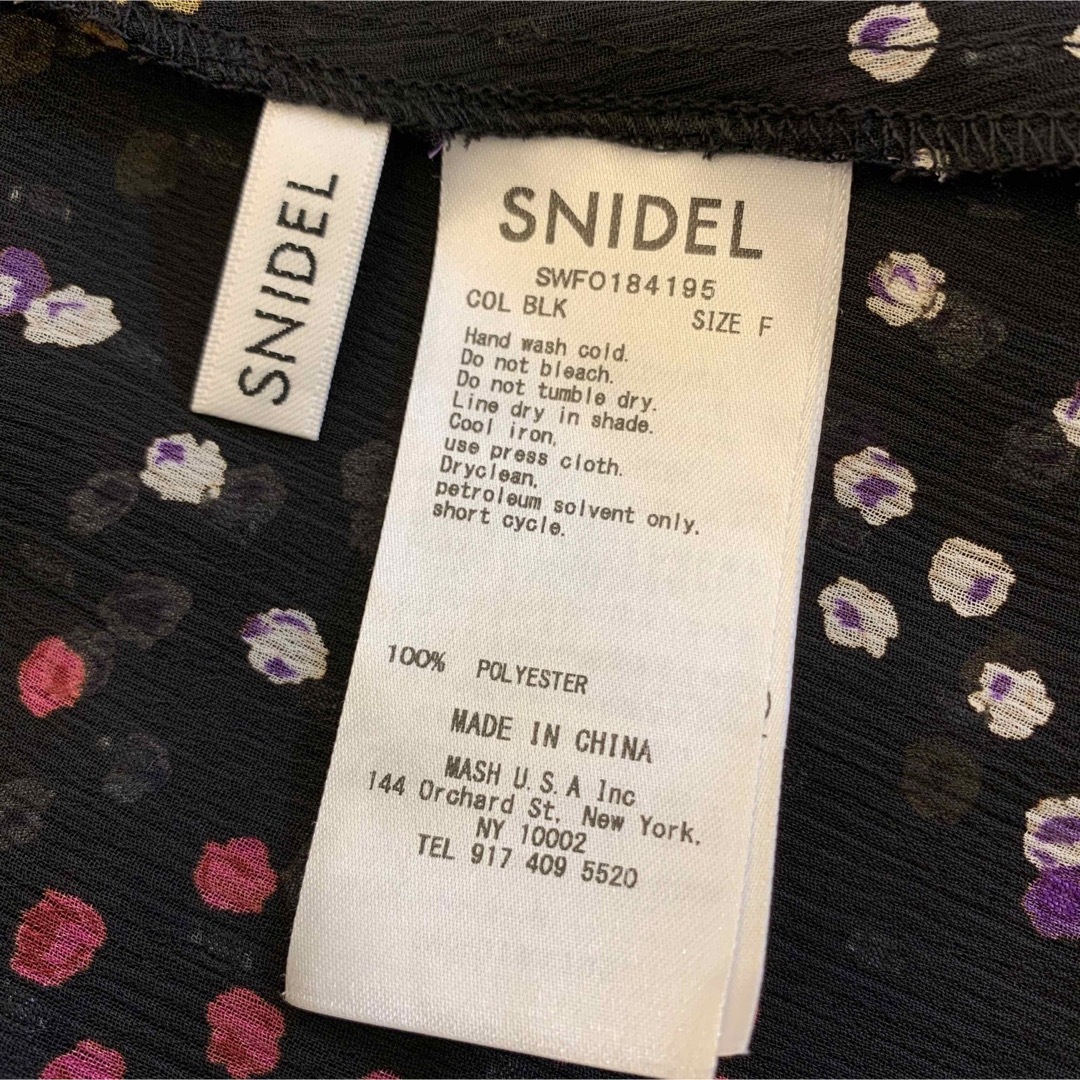 SNIDEL(スナイデル)のスナイデル　フラワープリントロングワンピース　花柄　シフォン  シアー　長袖 レディースのワンピース(ロングワンピース/マキシワンピース)の商品写真