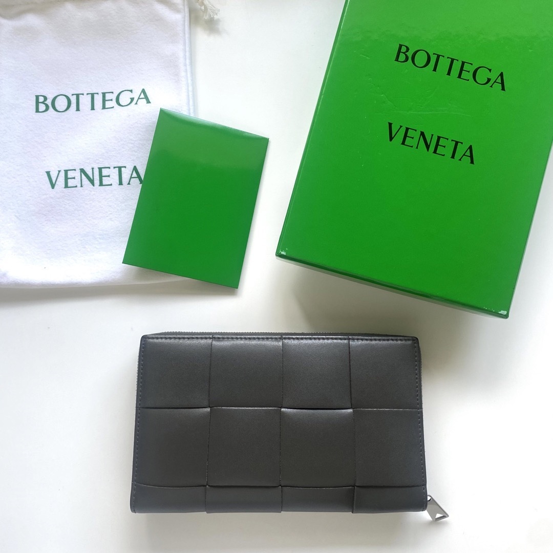 Bottega Veneta(ボッテガヴェネタ)の【美品】ボッテガBOTTEGA VENETA 長財布マキシイントレチャートグレー メンズのファッション小物(長財布)の商品写真