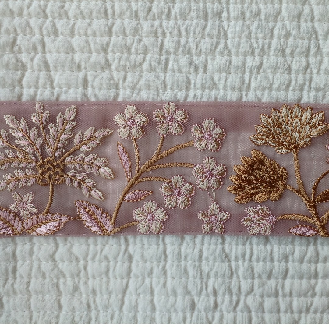 インド刺繍リボン 30㎝ × 5.7㎝ No.114の通販 by イチゴとリボン｜ラクマ