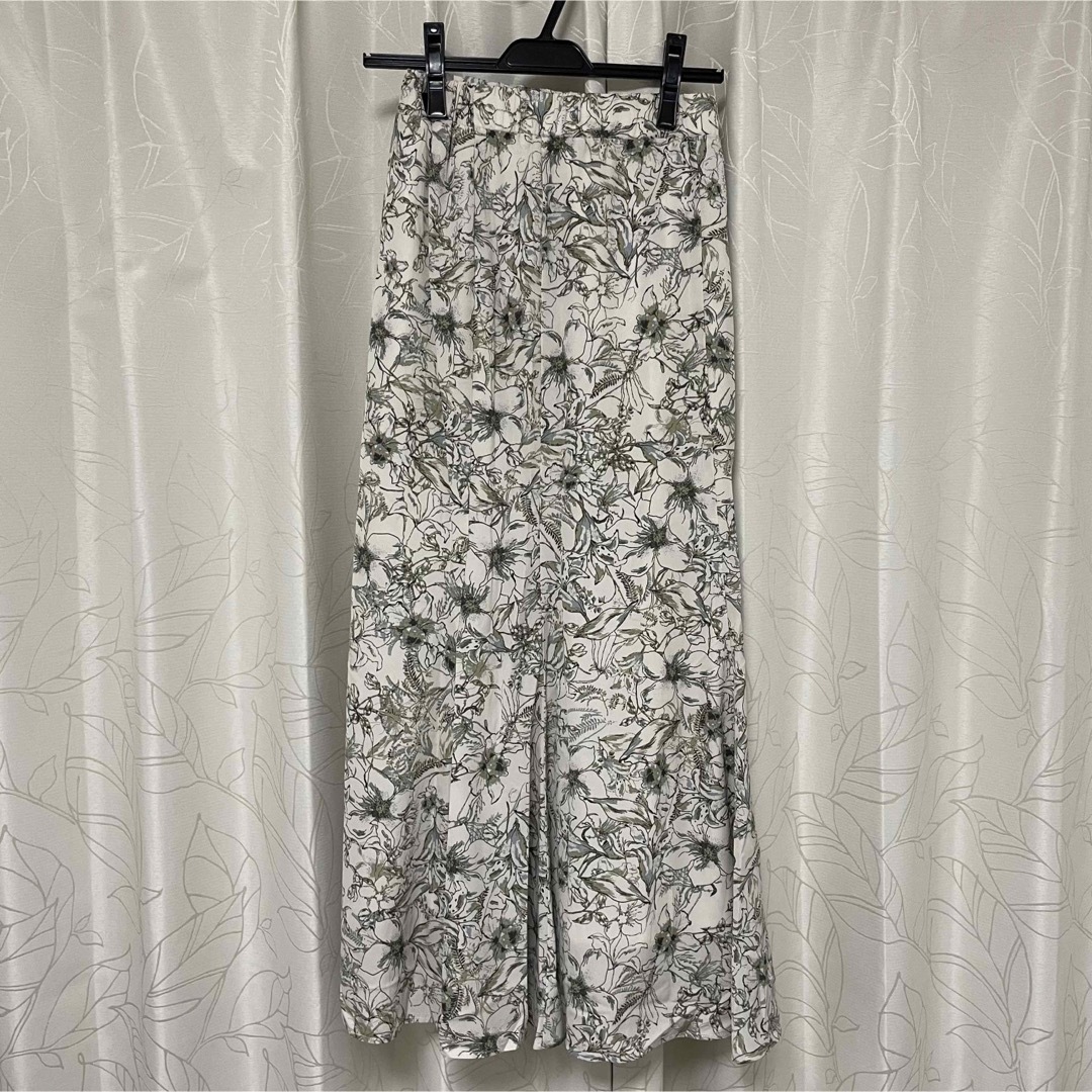 Cheri mi(シェリミー)のCheri mi 花柄ロングスカート レディースのスカート(ロングスカート)の商品写真