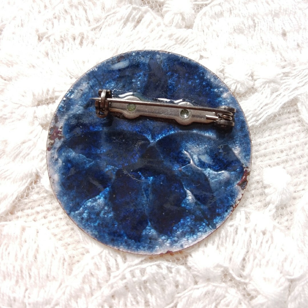 Lochie - レトロ菖蒲の花陶器ブローチの通販 by kyoko's shop Lochie - レトロ菖蒲の花陶器ブローチの通販 by kyoko's shop