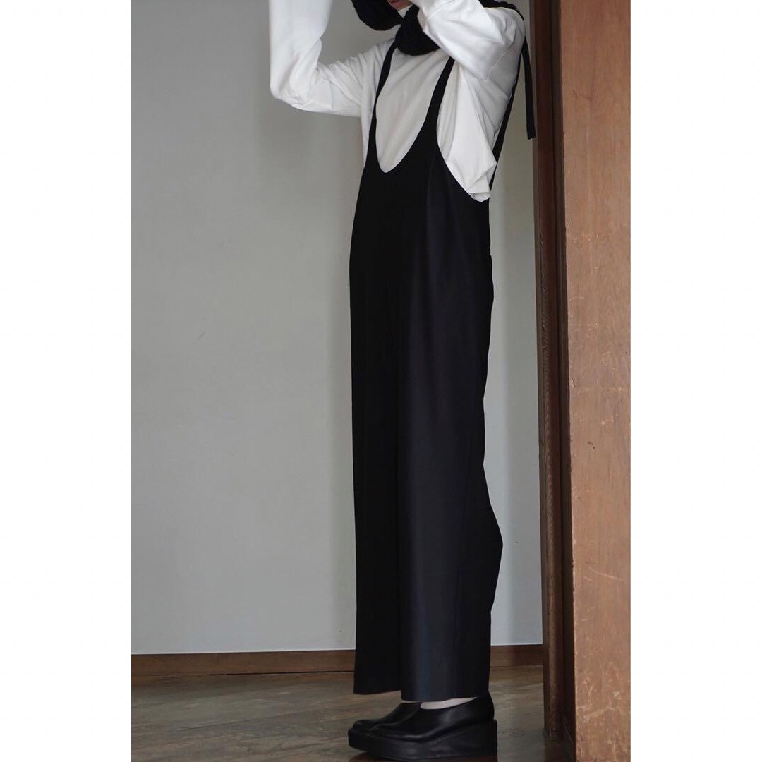 U NECK TUCK SALOPETTE PANTS ブラック