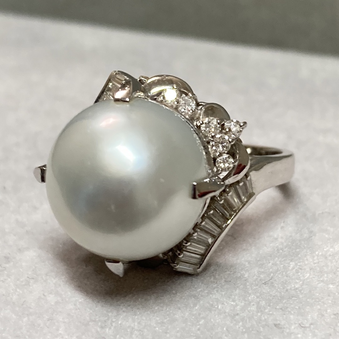 Pt900 13.5mm 大粒の白蝶パールリング 指輪 ダイヤ入り0.65ct