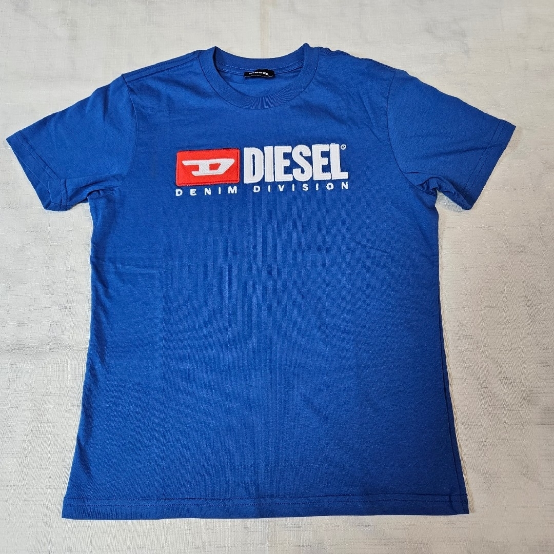 DIESEL(ディーゼル)のDIESEL ディーゼルキッズ　Tシャツ キッズ/ベビー/マタニティのキッズ服女の子用(90cm~)(Tシャツ/カットソー)の商品写真