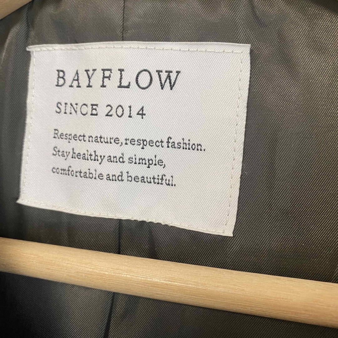 BAYFLOW(ベイフロー)の値下げ！ベイフロー　フード付きコート　カーキ レディースのジャケット/アウター(ロングコート)の商品写真