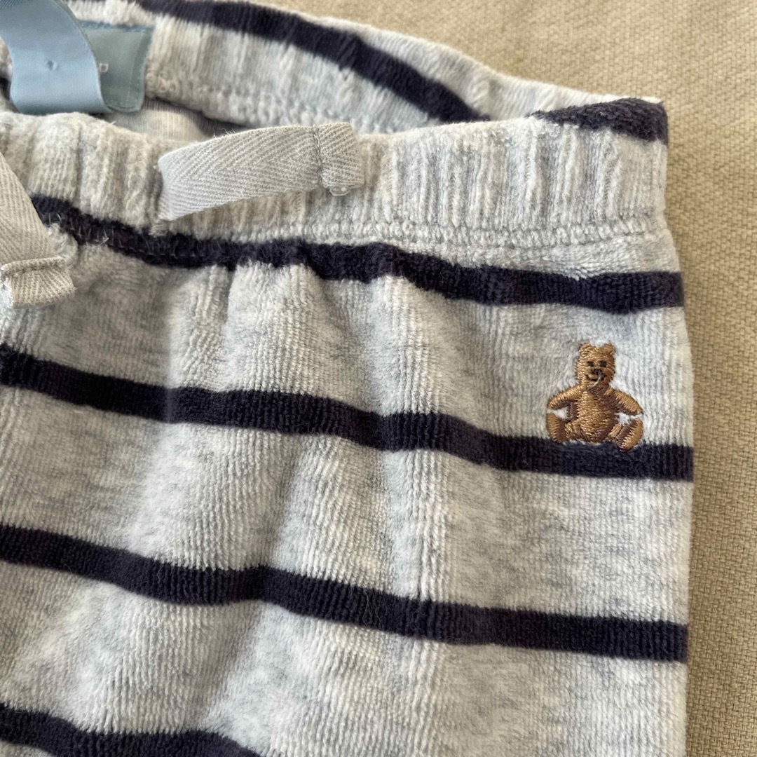 babyGAP(ベビーギャップ)のbabygap ベロアパンツ　ボーダー 6-12m キッズ/ベビー/マタニティのベビー服(~85cm)(パンツ)の商品写真