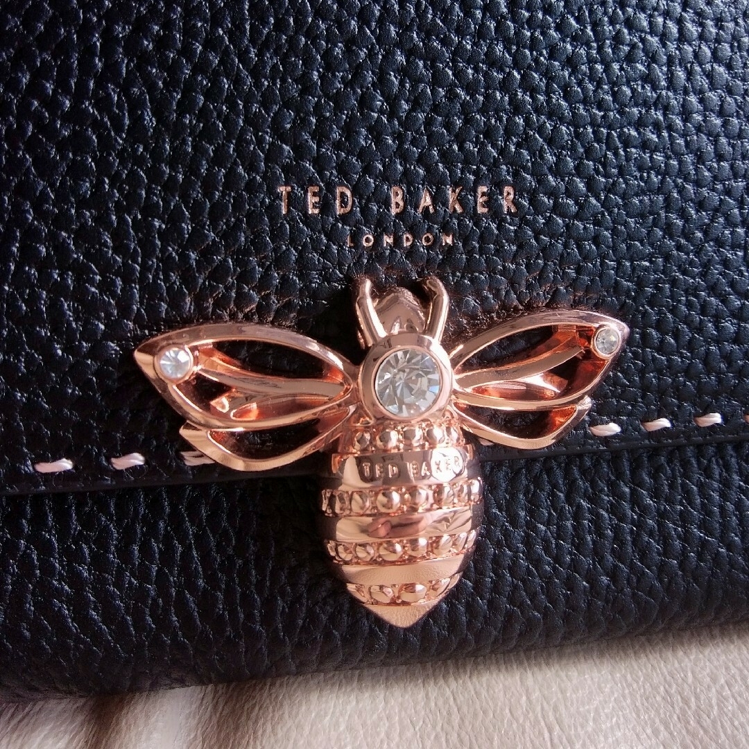 TED BAKER(テッドベイカー)のテッドベイカーメタルビー長財布チェーン付き レディースのファッション小物(財布)の商品写真