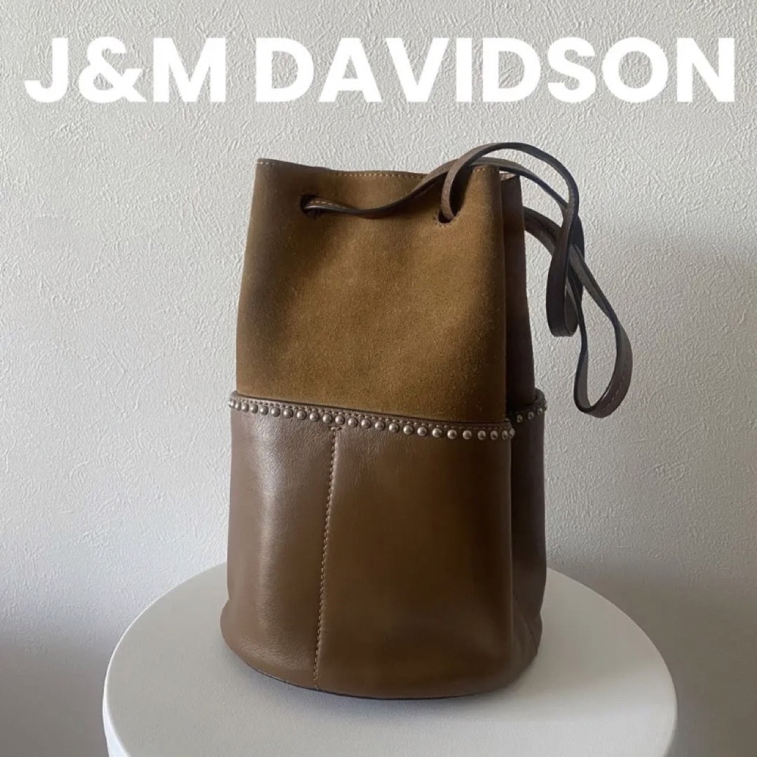 J&M DAVIDSON(ジェイアンドエムデヴィッドソン)のJ&M Davidson ミニデイジー ウィズ スタッズ  レディースのバッグ(ハンドバッグ)の商品写真