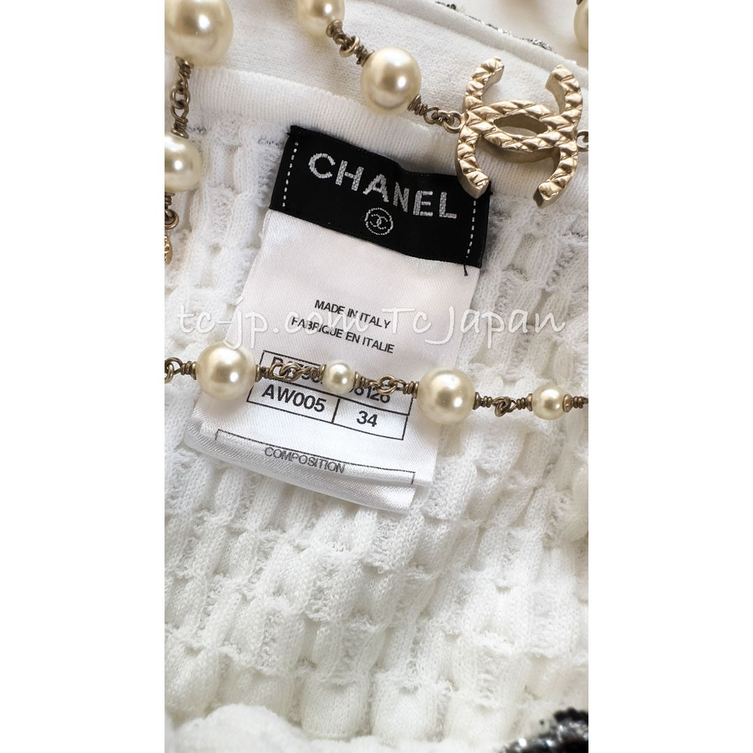 CHANEL(シャネル)の超美品 シャネル  CHANEL ホワイト・ブラック・スタイル抜群・ニット・ワンピース 34 レディースのワンピース(その他)の商品写真