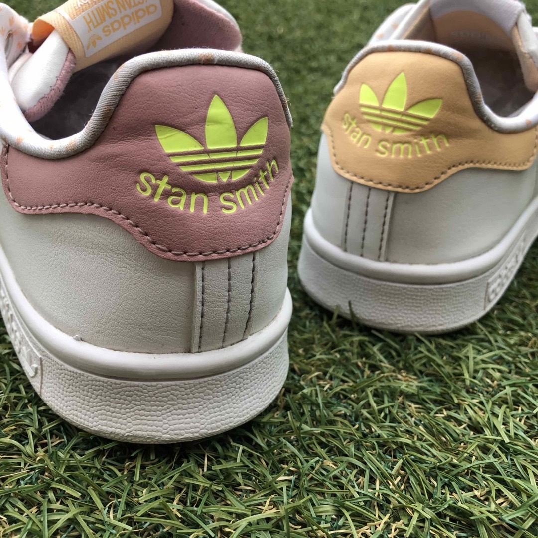 adidas(アディダス)の美品23.5adidas STANSMISTHアディダス スタンスミスHW315 レディースの靴/シューズ(スニーカー)の商品写真