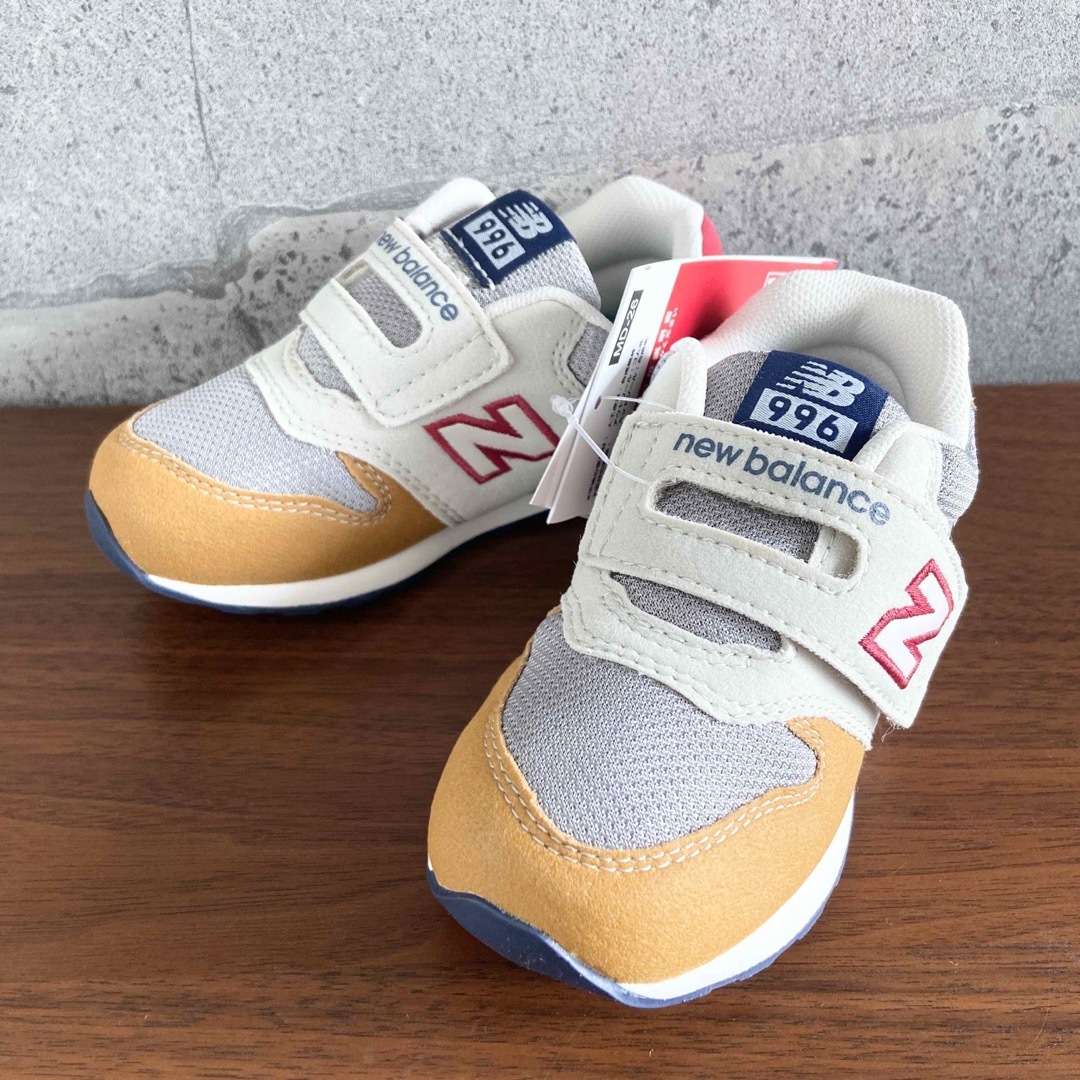 New Balance(ニューバランス)の【新品】16センチ ホワイト×イエロー ニューバランス スニーカー キッズ キッズ/ベビー/マタニティのキッズ靴/シューズ(15cm~)(スニーカー)の商品写真