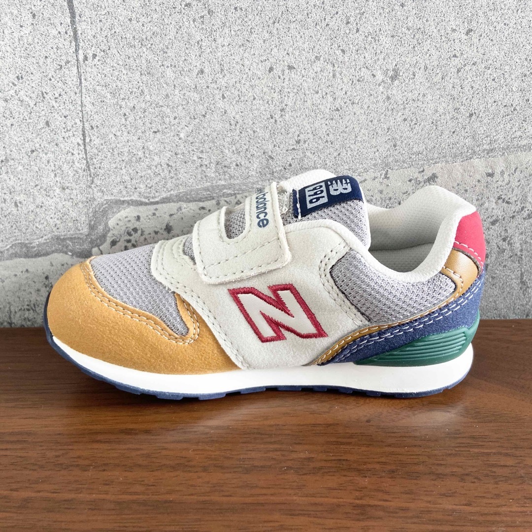 New Balance(ニューバランス)の【新品】16センチ ホワイト×イエロー ニューバランス スニーカー キッズ キッズ/ベビー/マタニティのキッズ靴/シューズ(15cm~)(スニーカー)の商品写真