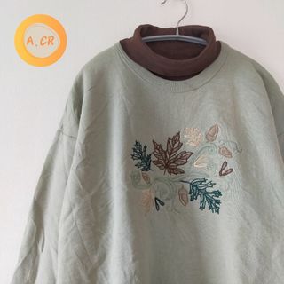 【USA製】 スウェット タートルネック 刺繍 裏起毛 ライトグリーン どんぐり(トレーナー/スウェット)