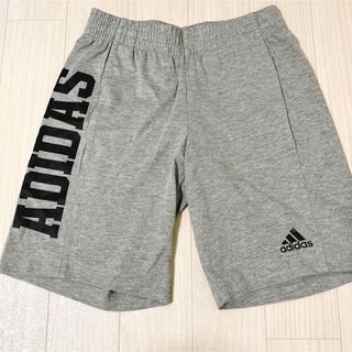 アディダス(adidas)のadidas グレー　ハーフパンツ　140センチ(パンツ/スパッツ)