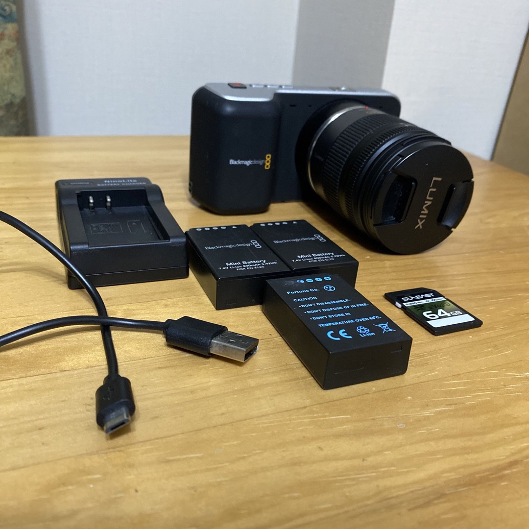 Blackmagicdesign(ブラックマジック)のBlackmagic Pocket Cinema Camera OG スマホ/家電/カメラのカメラ(ビデオカメラ)の商品写真